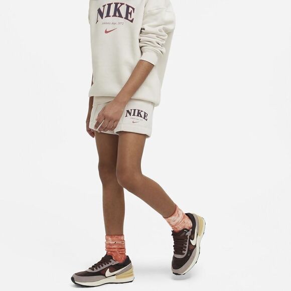 Nike Trend Girl's shorts Sz Xs - Picture 1 of 14